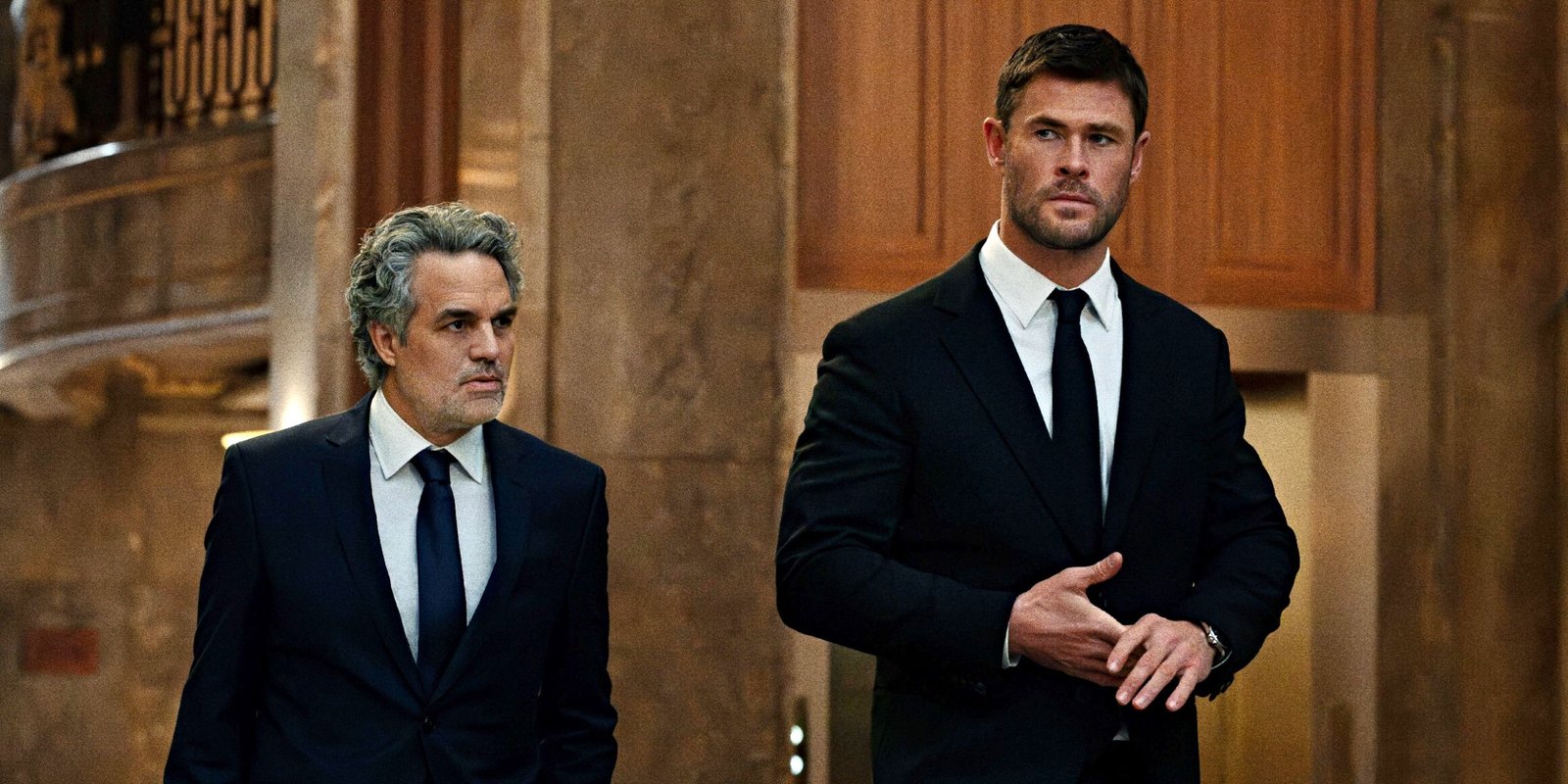 Crime 101 Signals a Career High for Chris Hemsworth Outside the MCU Crime 101 Signals a Career High for Chris Hemsworth Outside the MCU