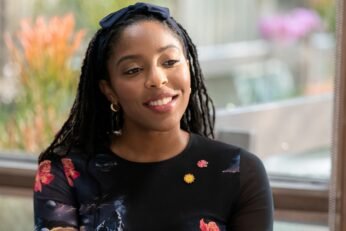 Shrinking Surpasses 600 Days on Apple TV Chart, Cementing Its Status as a Feel‑Good Staple Shrinking Surpasses 600 Days on Apple TV Chart, Cementing Its Status as a Feel‑Good Staple