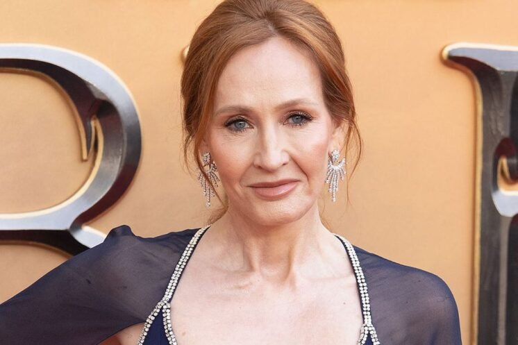 Johnny Flynn on Playing Lucius Malfoy: Navigating J.K. Rowling’s Controversy and Life on the Harry Potter Set Johnny Flynn on Playing Lucius Malfoy: Navigating J.K. Rowling’s Controversy and Life on the Harry Potter Set